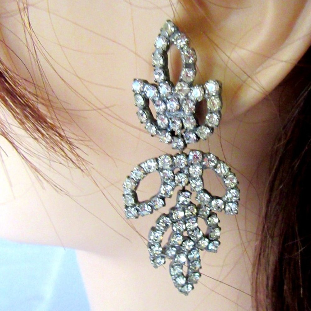 Clear  rhinestone long dangling pierced earrings - articulated -Lots of sparkle!